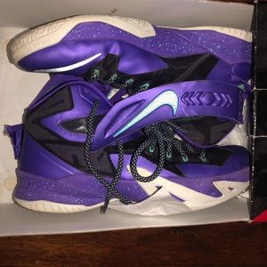 Nike Lebron soldier 8 sz 10.5